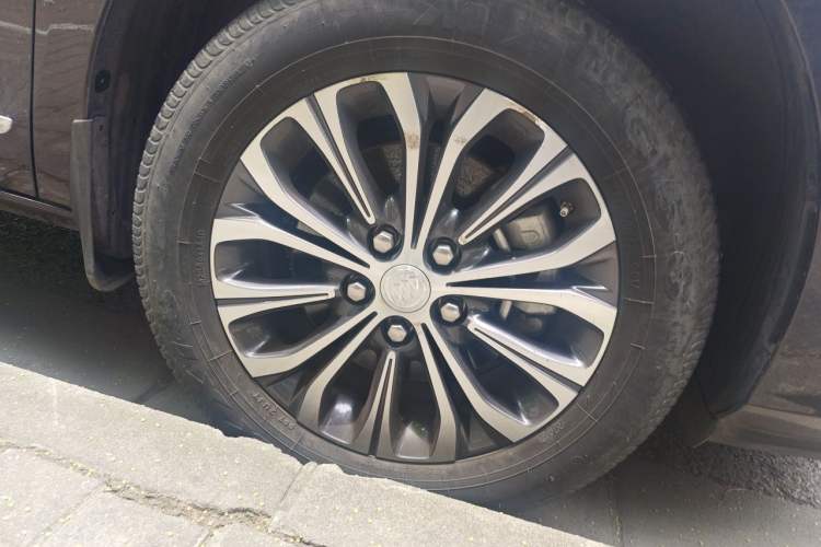 Used Buick GL8 2020 Land Business Class 652T Luxury Model Right Front Wheel Hub