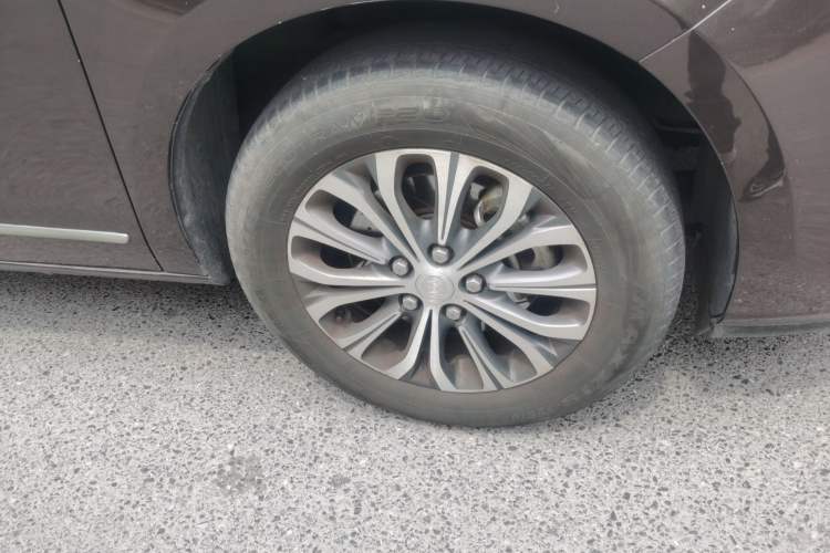 Used Buick GL8 2020 Land Business Class 652T Luxury Model Right Front Wheel Hub