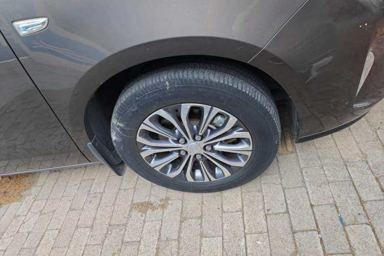 Used Buick GL8 2020 Land Cruiser Executive Class 652T Comfort Model Right Front Wheel Hub