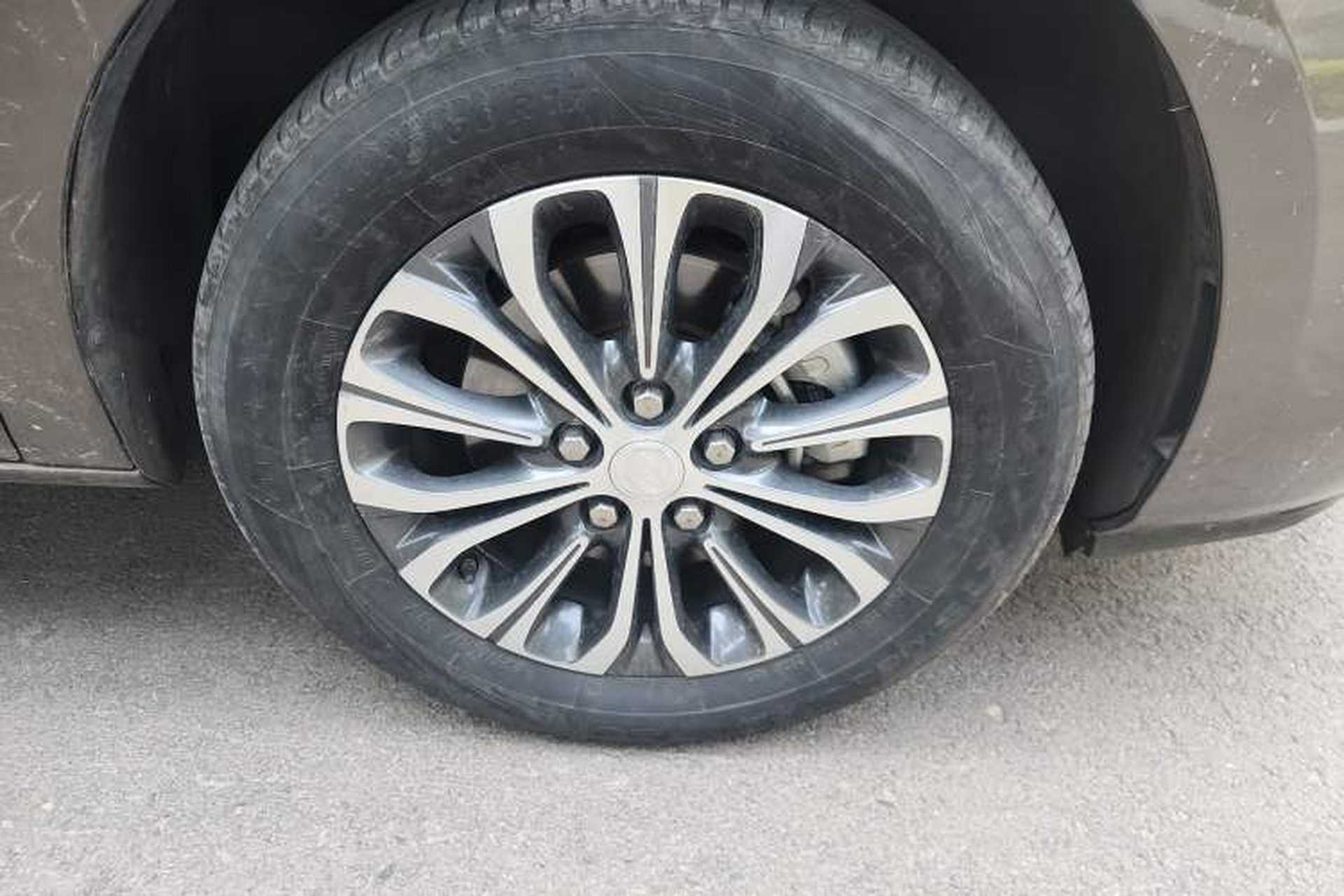Used Buick GL8 2020 Land Business Class 652T Luxury Model Right Front Wheel Hub