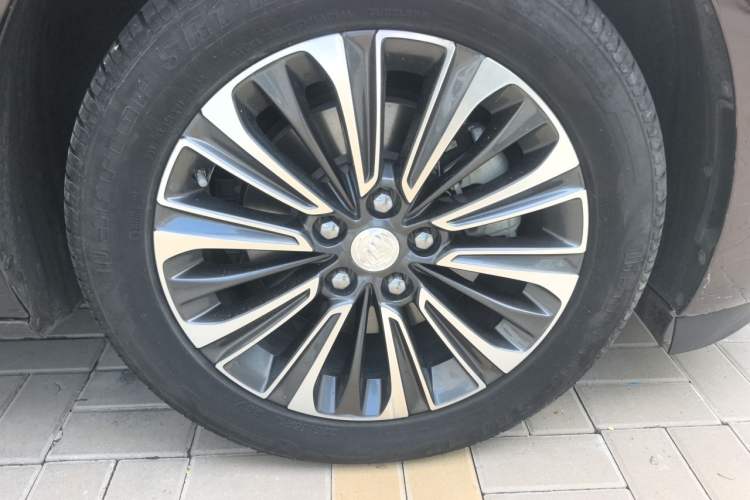 Used Buick GL8 2020 ES Land Cruiser 653T Luxury Model Right Front Wheel Hub