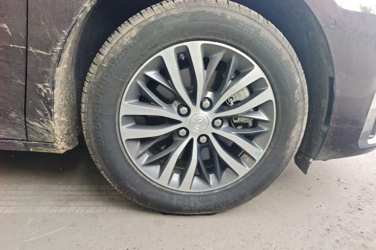 Used Buick GL8 2020 ES Land Cruiser 653T Luxury Edition Right Front Wheel Hub