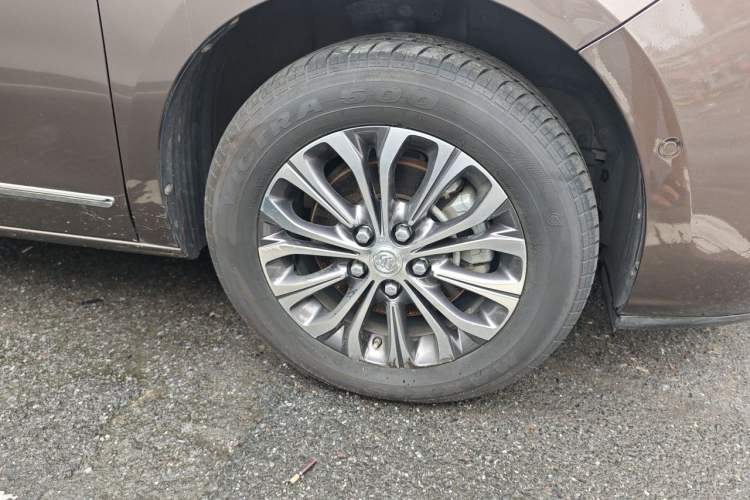Used Buick GL8 2020 Land Business Class 652T Premium Model Right Front Wheel Hub