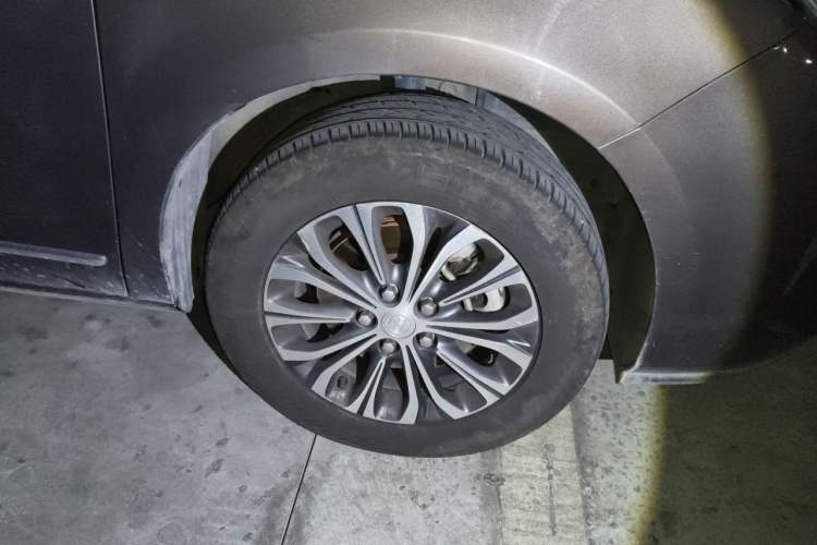 Used Buick GL8 2020 Land Business Class 652T Luxury Model Right Front Wheel Hub