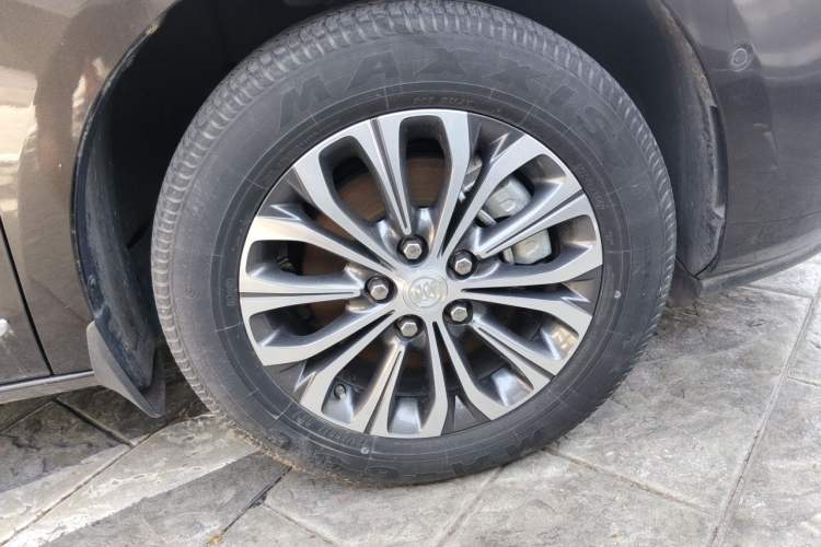 Used Buick GL8 2020 Land Business Class 652T Premium Model Right Front Wheel Hub