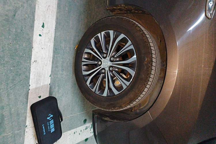 Used Buick GL8 2020 Land Cruiser Executive Class 652T Comfort Model Right Front Wheel Hub