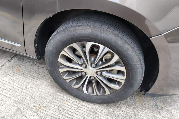 Used Buick GL8 2020 Land Business Class 652T Luxury Model Right Front Wheel Hub