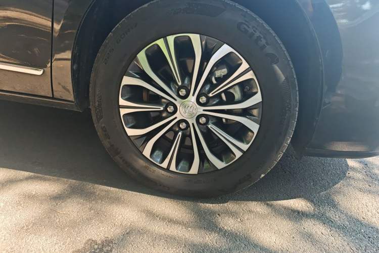 Used Buick GL8 2020 Land Business Class 652T Luxury Model Right Front Wheel Hub