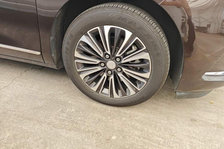Used Buick GL8 2020 ES Land Cruiser 653T Luxury Model Right Front Wheel Hub