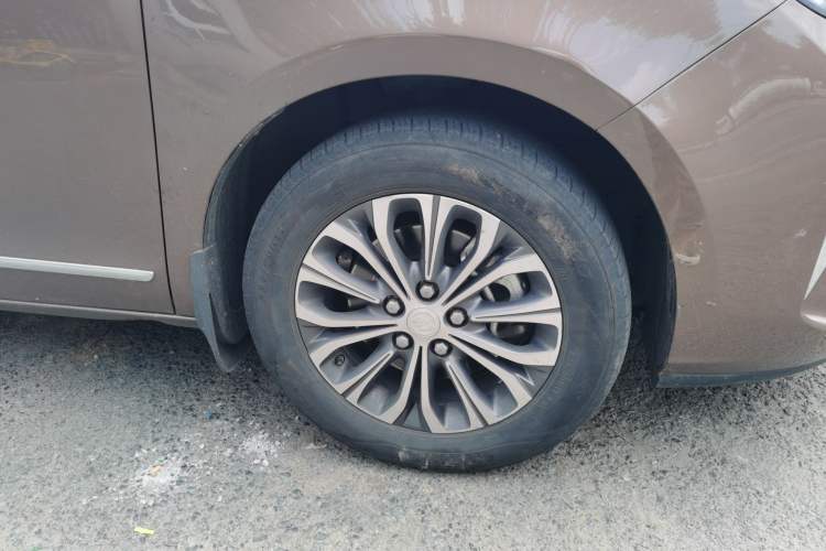 Used Buick GL8 2020 Land Business Class 652T Luxury Model Right Front Wheel Hub
