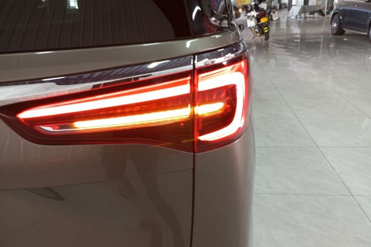 Used Buick GL8 2020 ES Land Cruiser 653T Luxury Edition Right Rear Taillight