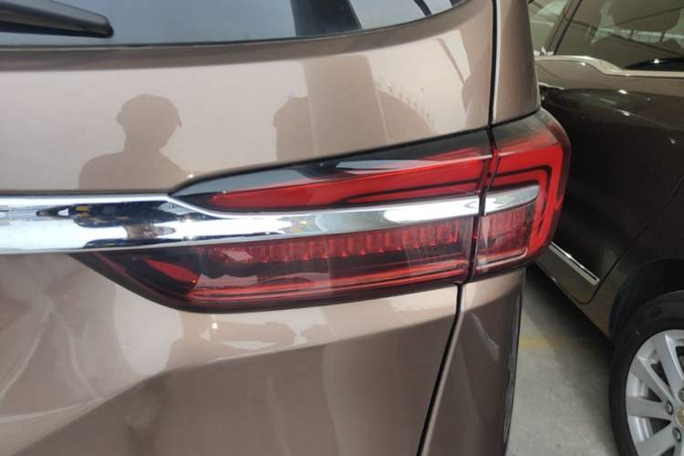 Used Buick GL8 2020 Land Cruiser Executive Class 652T Comfort Model Right Rear Taillight