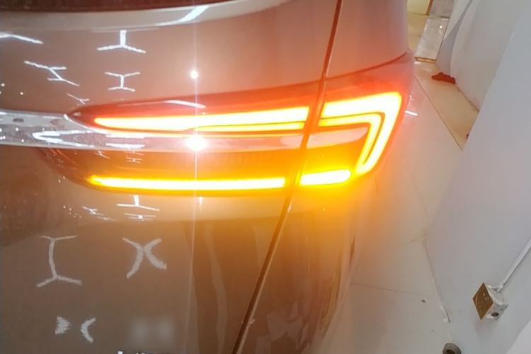 Used Buick GL8 2020 Land Business Class 652T Luxury Model Right Rear Taillight