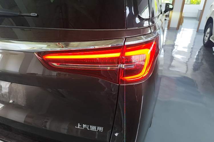 Used Buick GL8 2020 ES Land Cruiser 653T Luxury Model Right Rear Taillight
