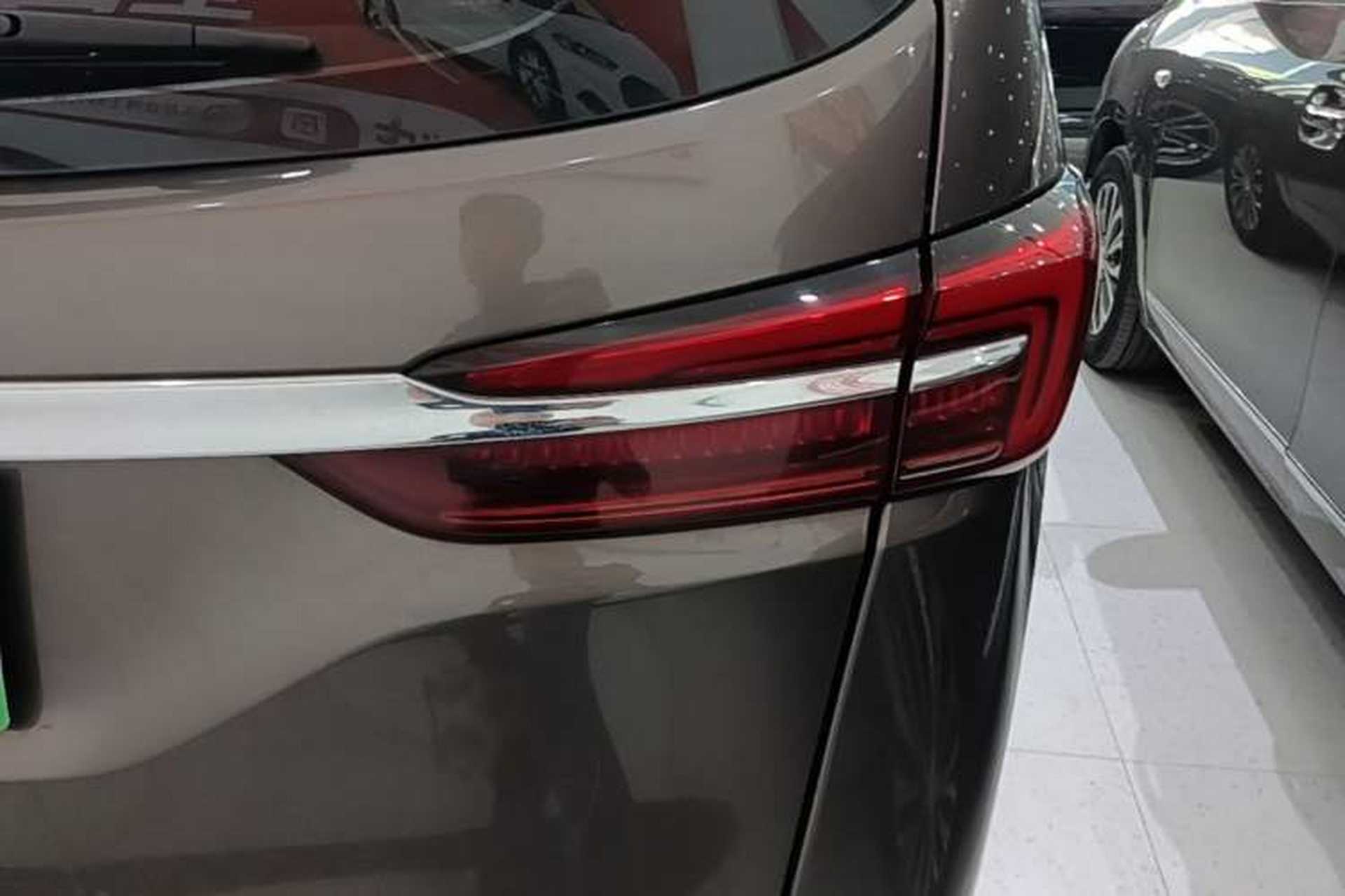 Used Buick GL8 2020 Land Cruiser Executive Class 652T Comfort Model Right Rear Taillight