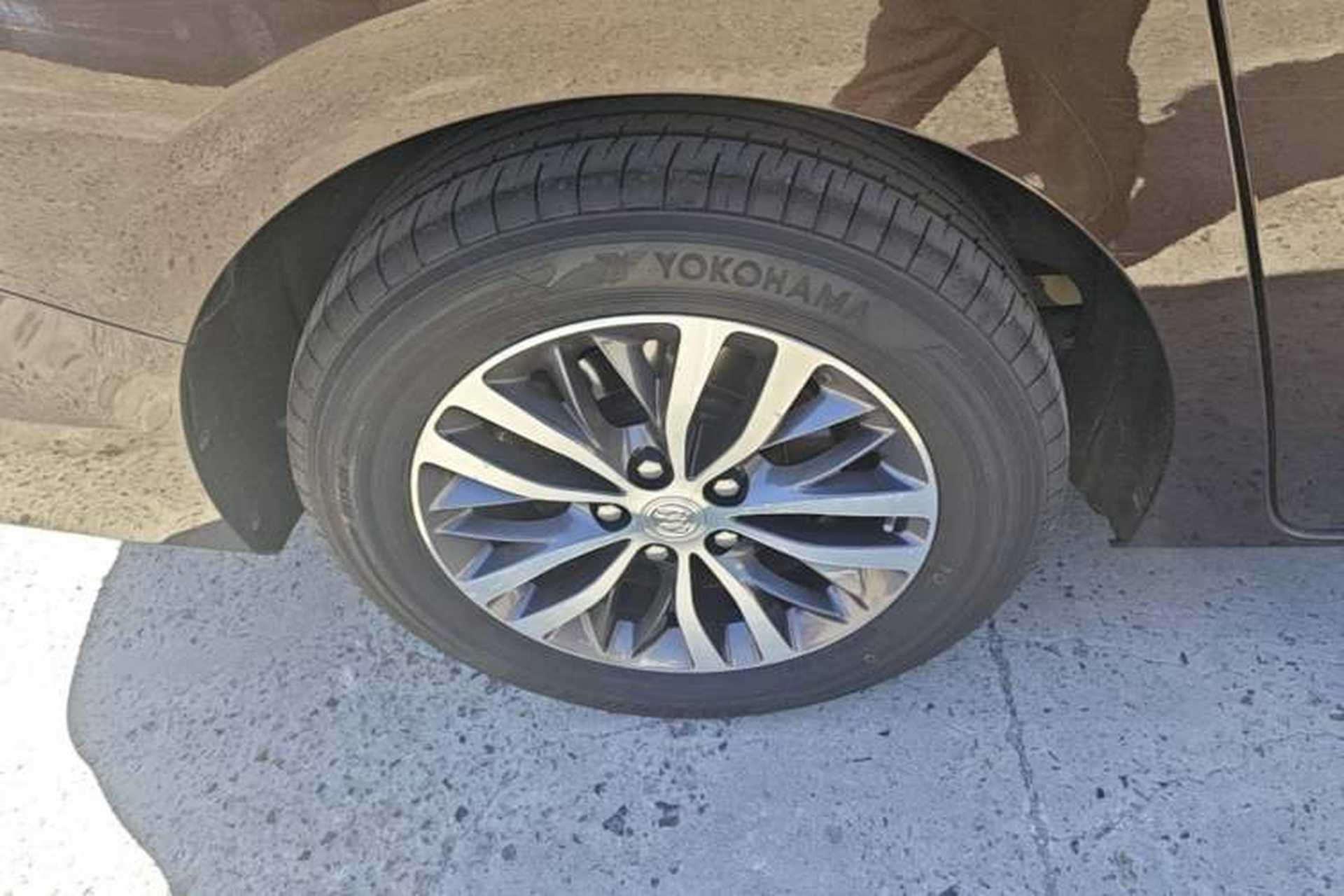 Used Buick GL8 2020 ES Land Cruiser 653T Comfort Edition Right Rear Wheel Hub