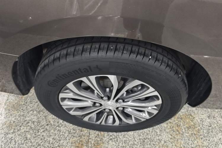 Used Buick GL8 2020 Land Business Class 652T Luxury Model Right Rear Wheel Hub