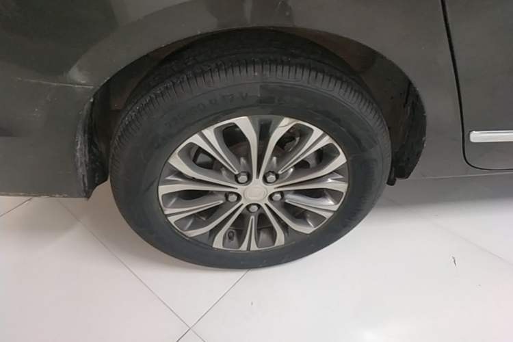 Used Buick GL8 2020 Land Business Class 652T Luxury Model Right Rear Wheel Hub