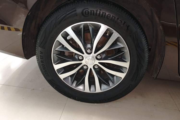 Used Buick GL8 2020 ES Land Cruiser 653T Comfort Edition Right Rear Wheel Hub
