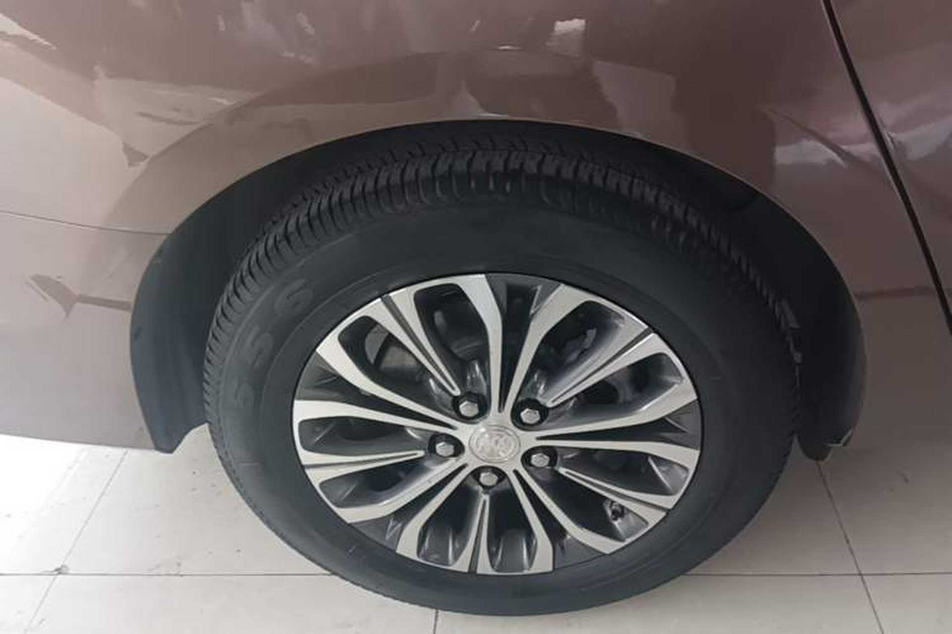 Used Buick GL8 2020 Land Cruiser Executive Class 652T Comfort Model Right Rear Wheel Hub