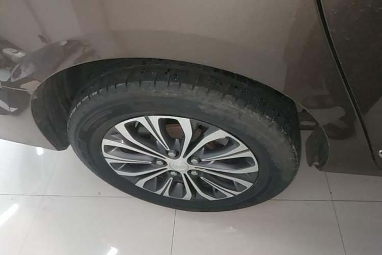 Used Buick GL8 2020 Land Business Class 652T Luxury Model Right Rear Wheel Hub