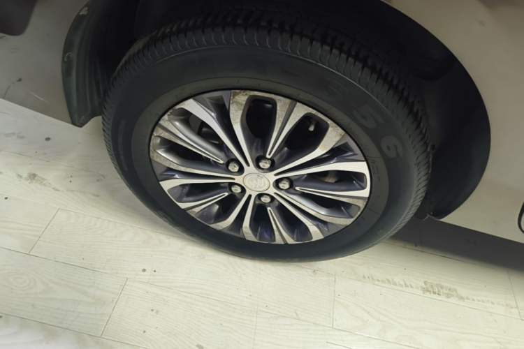 Used Buick GL8 2020 Land Business Class 652T Luxury Model Right Rear Wheel Hub