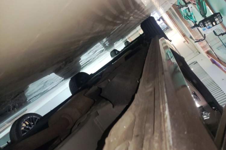 Used Buick GL8 2020 Land Business Class 652T Luxury Model Right Side Sill