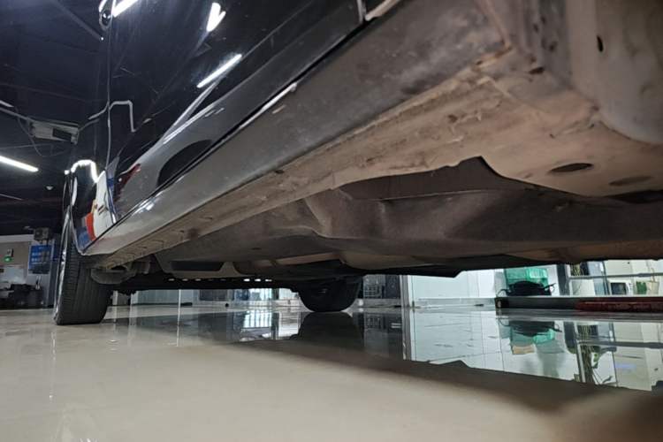 Used Buick GL8 2020 Land Cruiser Executive Class 652T Comfort Model Right Side Sill