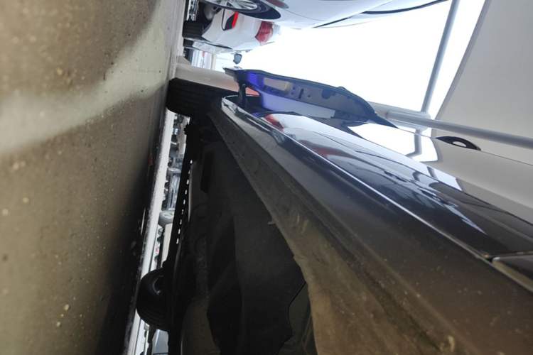 Used Buick GL8 2020 Land Cruiser Executive Class 652T Comfort Model Right Side Sill