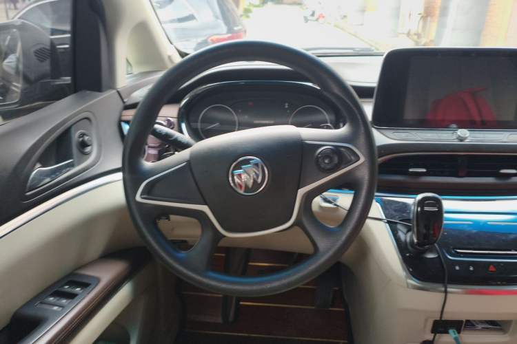 Used Buick GL8 2020 Land Cruiser Executive Class 652T Comfort Model Steering Wheel