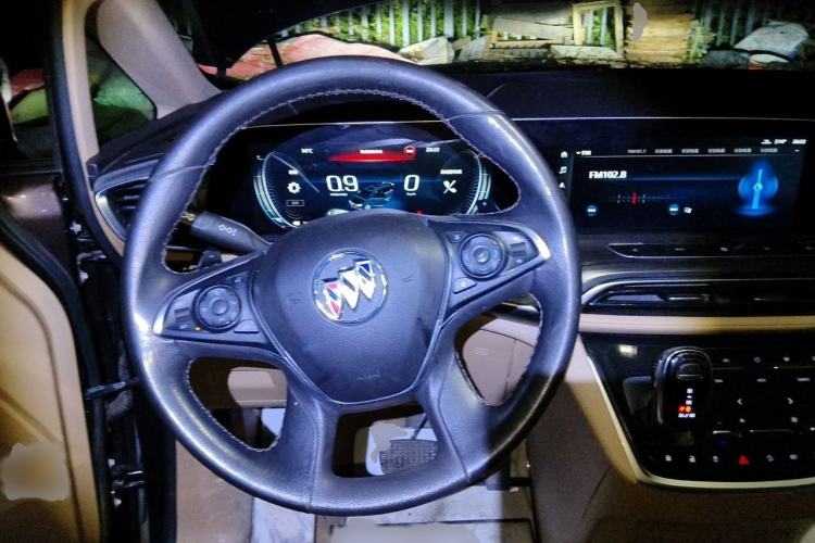 Used Buick GL8 2020 ES Land Cruiser 653T Luxury Model Steering Wheel