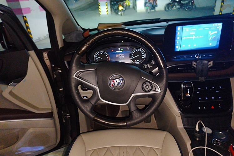 Used Buick GL8 2020 Land Cruiser Executive Class 652T Comfort Model Steering Wheel