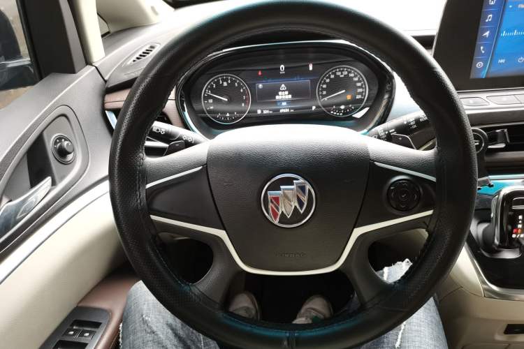 Used Buick GL8 2020 Land Cruiser Executive Class 652T Comfort Model Steering Wheel