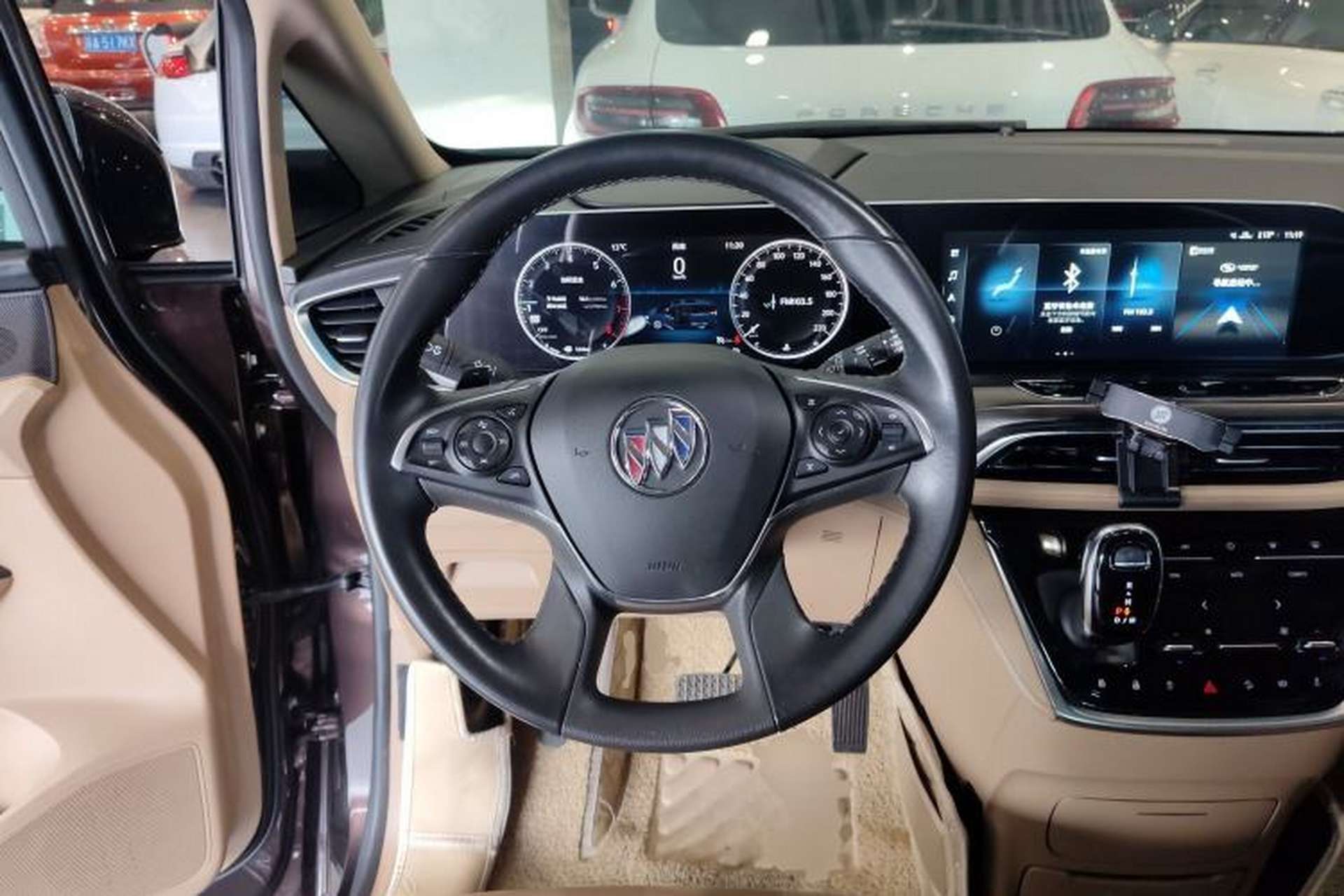 Used Buick GL8 2020 ES Land Cruiser 653T Luxury Model Steering Wheel