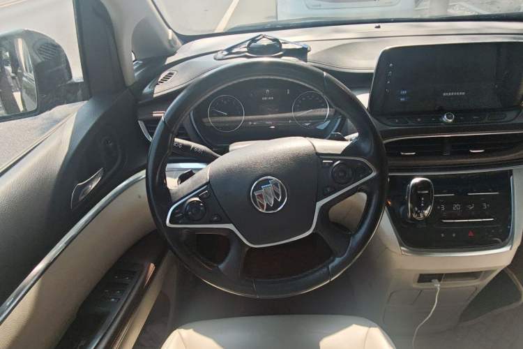 Used Buick GL8 2020 Land Business Class 652T Luxury Model Steering Wheel