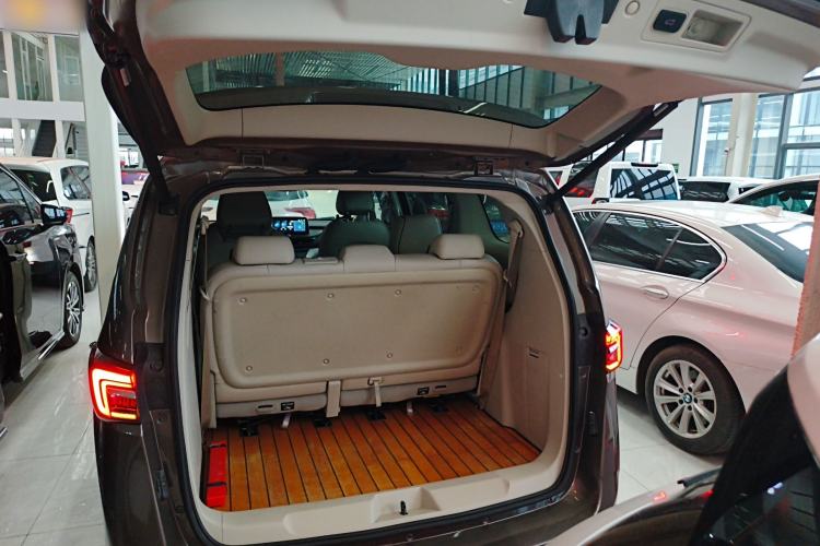 Used Buick GL8 2020 Land Business Class 652T Luxury Model Trunk