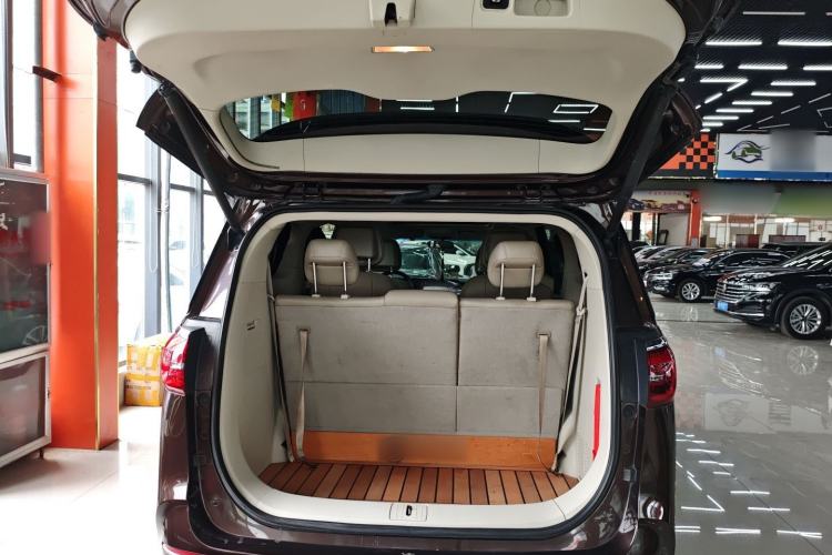 Used Buick GL8 2020 ES Land Cruiser 653T Comfort Edition Trunk