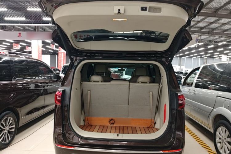 Used Buick GL8 2020 ES Land Cruiser 653T Comfort Edition Trunk