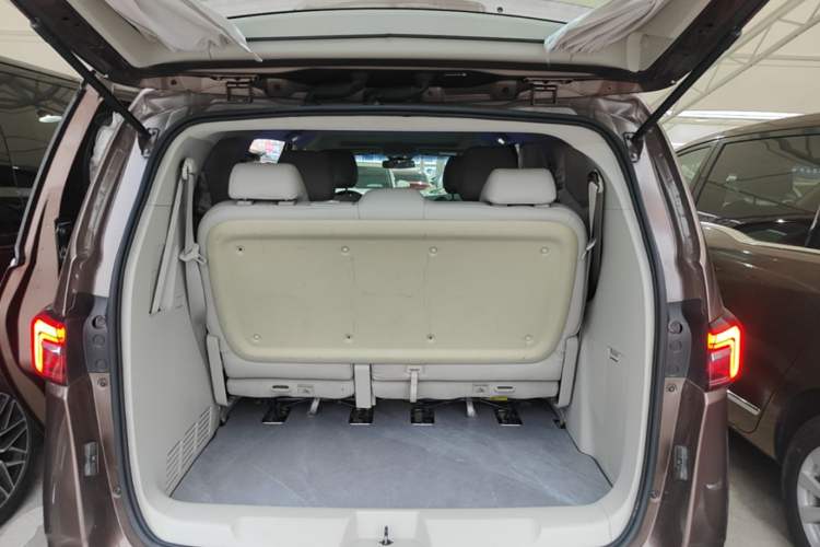Used Buick GL8 2020 Land Cruiser Executive Class 652T Comfort Model Trunk