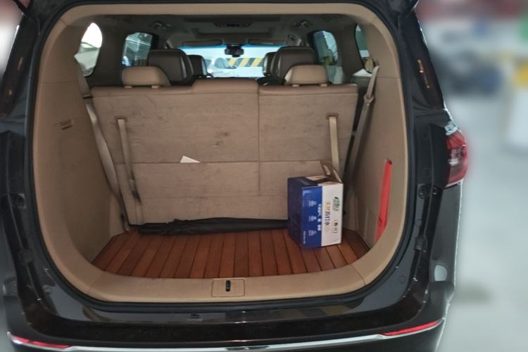Used Buick GL8 2020 ES Land Cruiser 653T Luxury Edition Trunk