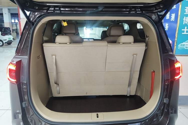 Used Buick GL8 2020 ES Land Cruiser 653T Luxury Edition Trunk