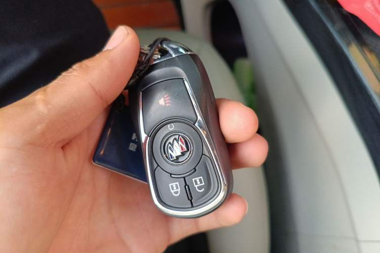 Used Buick GL8 2020 Land Cruiser Executive Class 652T Comfort Model Vehicle Key