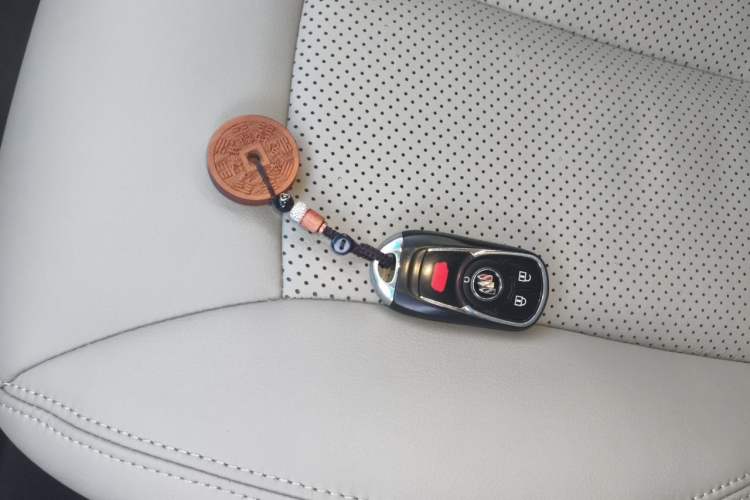 Used Buick GL8 2020 Land Cruiser Executive Class 652T Comfort Model Vehicle Key