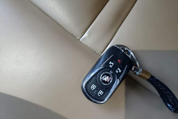 Used Buick GL8 2020 ES Land Cruiser 653T Luxury Edition Vehicle Key