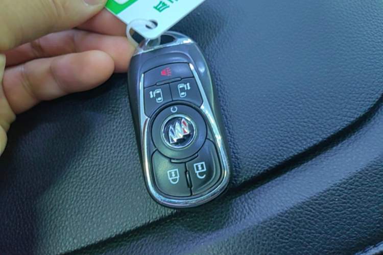 Used Buick GL8 2020 ES Land Cruiser 653T Luxury Edition Vehicle Key