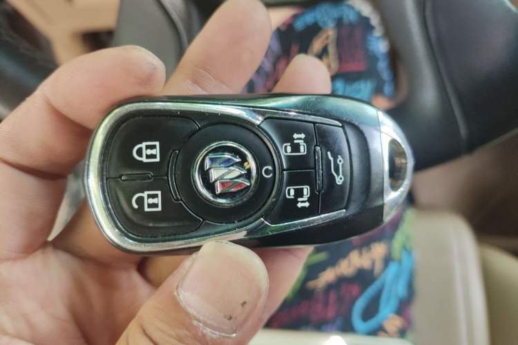 Used Buick GL8 2020 ES Land Cruiser 653T Luxury Model Vehicle Key