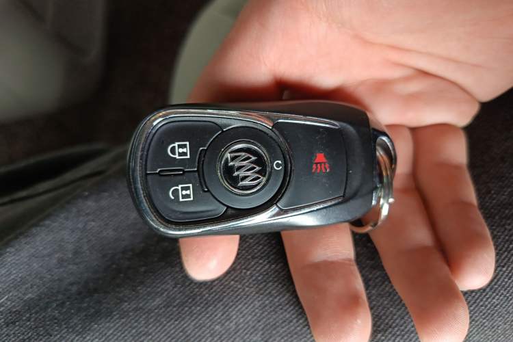 Used Buick GL8 2020 Land Cruiser Executive Class 652T Comfort Model Vehicle Key