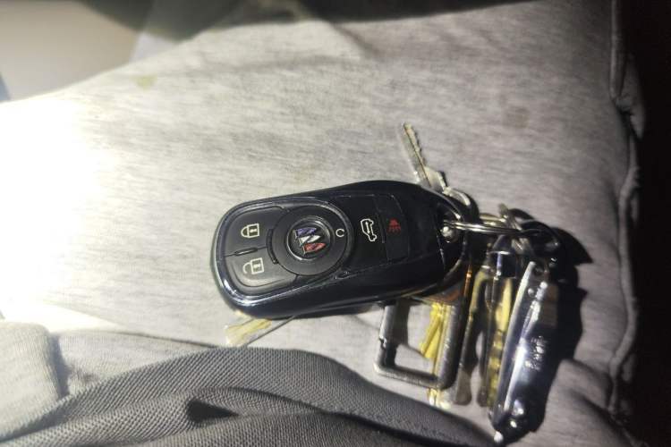 Used Buick GL8 2020 Land Business Class 652T Luxury Model Vehicle Key