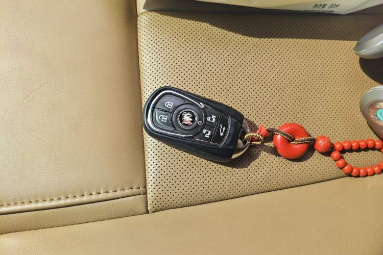 Used Buick GL8 2020 ES Land Cruiser 653T Flagship Model Vehicle Key