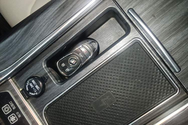Used Buick GL8 2020 Land Business Class 652T Luxury Model Vehicle Key